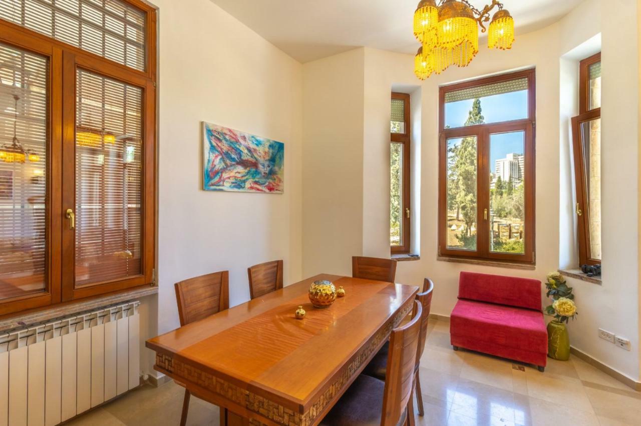 Art Apartment In Mamila Yerusalem Bagian luar foto