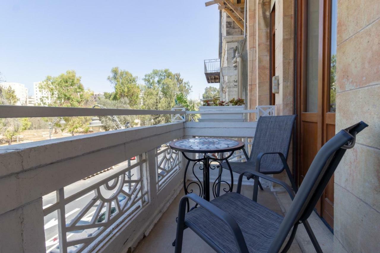 Art Apartment In Mamila Yerusalem Bagian luar foto
